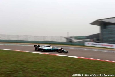 Hamilton s’attend à une rude bataille avec les Ferrari