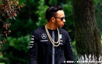 Rosberg ’up to date’ with Hamilton contract talks