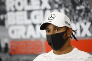 Hamilton critique à nouveau les pneus de la F1 mais dédouane Pirelli