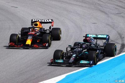 Hill met en garde Verstappen&nbsp;: ’Pas si facile’ de défier Hamilton