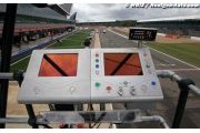 Essais des jeunes : Silverstone cède sous la pression d'Ecclestone