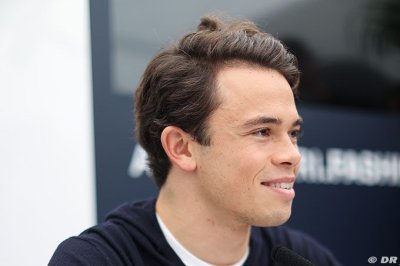 Russell&nbsp;: Nyck de Vries peut devenir un ’grand pilote de F1’
