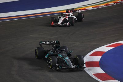 Russell sauve deux points à Singapour mais s’inquiète de la forme de Red Bull