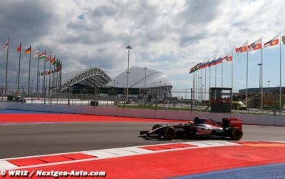 Verstappen se pose des questions après l’accident de Sainz