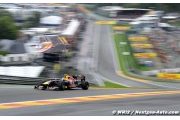 Vettel arrache la pole à Hamilton