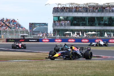 Départ raté, pneus détruits&nbsp;: Verstappen paye cher les problèmes de Red Bull au Sprint