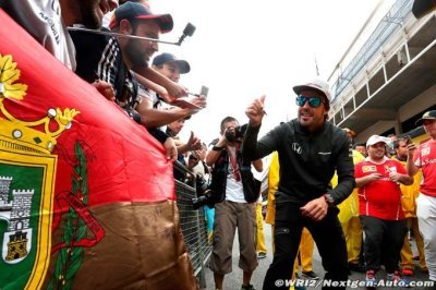 Renault hints Alonso return not priority