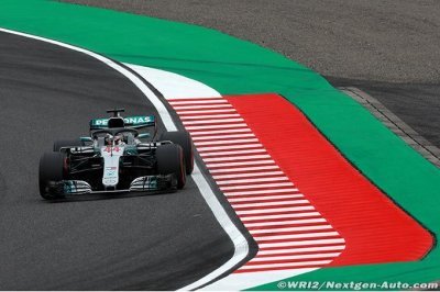Hamilton encense sa Mercedes et enfonce les Pirelli