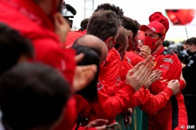 Vettel&nbsp;: Peut-être qu’il faudrait laisser Binotto à la maison plus souvent&nbsp;!