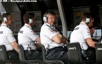 Brawn asks Rosberg to have ’faith’ in Mercedes’ future