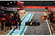 Verstappen reconnaît qu'attaquer les Mercedes aurait pu être du 'suicide'
