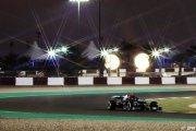 Hamilton se trouve 'un peu lent' mais s'amuse au Qatar