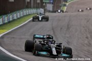 Red Bull suspects flexible Mercedes rear wing