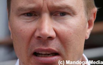 Hakkinen did not write ’tragic hero’ Schumacher column