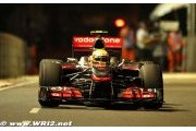 Hamilton fastest under the floodlights