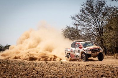 Alonso ’doing well’ in off-road rallying - Sainz