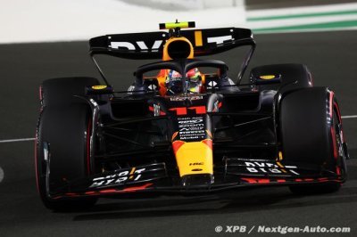 Pérez en pole à Djeddah, Verstappen 15e après une panne