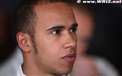 Red Bull to be even stronger with F-duct - Hamilton
