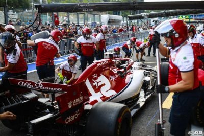 Teams need ’third car crew’ for 25 races