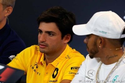 Hamilton among F1’s greatest drivers - Sainz