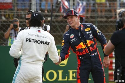 ‘Son seul concurrent a été son coéquipier’&nbsp;: Verstappen relance la guerre psychologique contre Hamilton