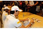 Pedro de la Rosa incurs penalty for gearbox change