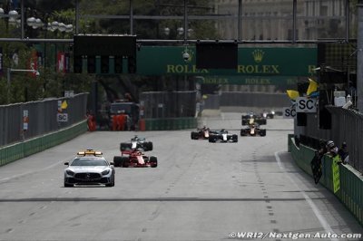 Vettel lance une attaque sur Mercedes...