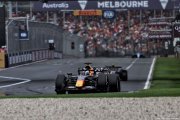 Red Bull a 'beaucoup de travail' mais affiche un meilleur rythme que prévu