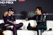 Russell aimerait affronter 'la référence' Verstappen pour le titre