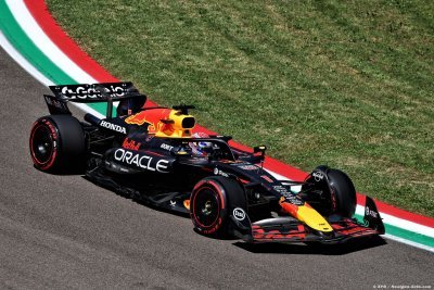 Red Bull&nbsp;: Verstappen mécontent de la RB21 évoluée, Tsunoda à un dixième de lui