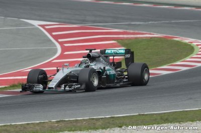 Essais Pirelli 2017&nbsp;: Rosberg a roulé sur le sec et sous la pluie à Barcelone