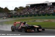 Silverstone, FP1: Ricciardo leads rain-hit first practice