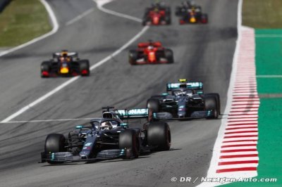 Red Bull et Ferrari peuvent parler dans les médias, Mercedes F1 leur répondra sur la piste