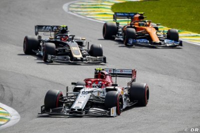 Hakkinen compare la progression d’Alfa Romeo et de McLaren cette année