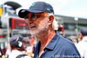 Sainz's next team to be known 'in a few days' - Briatore