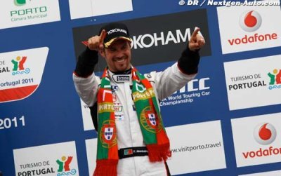Tiago Monteiro avec le SEAT Tuenti Racing Team