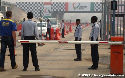 Indian fans riot after no-show at F1 concert