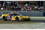 L'équipage de la Corvette/Larbre Compétition bouclée