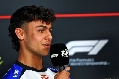 Lindblad prêt pour son baptême en F1, Hamilton lui conseille avant tout de profiter