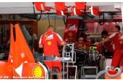 Hamilton's father visits Maranello