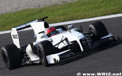 De la Rosa joins Grosjean as Pirelli tyre tester