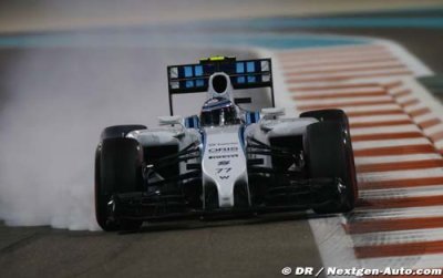 Bottas en embuscade derrière les Mercedes