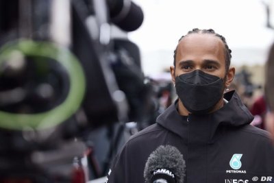 Hamilton, toujours ’dégoûté’ par Abu Dhabi, attend l’enquête de la FIA pour parler
