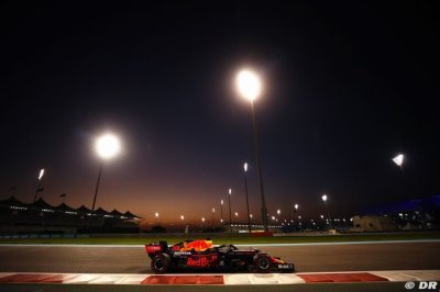 Verstappen snatches first pole of the season in Abu Dhabi ahead of Bottas and Hamilton