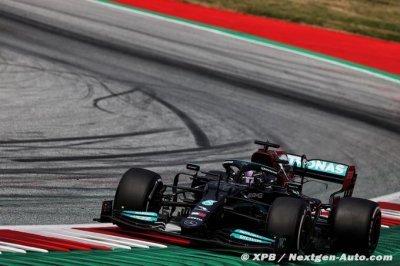 Hamilton perdait 7 dixièmes au tour avec ses dégâts, Wolff tente de comprendre pourquoi