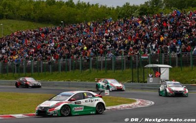 Double podium pour Tiago Monteiro en Hongrie 