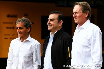 Ghosn écarté de la direction de Renault, Bolloré le remplace