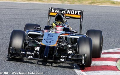 Deux pilotes en action au volant de la Force India de 2014