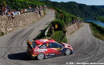 Duval se tient prêt à sauter dans la Citroën DS3 WRC