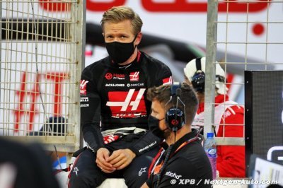 Magnussen&nbsp;: ’Ça ne semblait pas normal’ de rouler après le crash de Grosjean